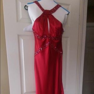 Gown: Dave and Johnny by Laura Ryner